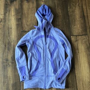 woman's lululemon purple jacket